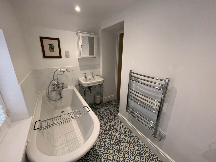 Little Cottage Holiday Rental Swalcliffe Bathroom