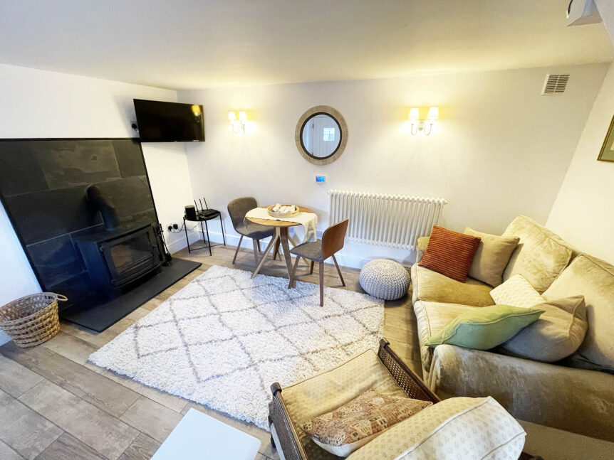 Little Cottage Holiday Rental Swalcliffe lounge